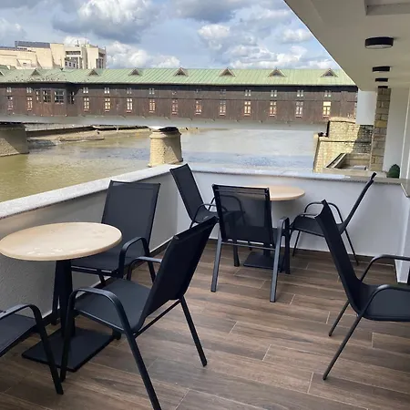 покрит 酒店