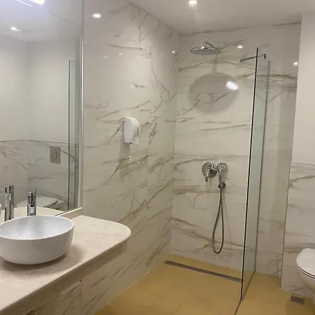 покрит Hotell Lovech