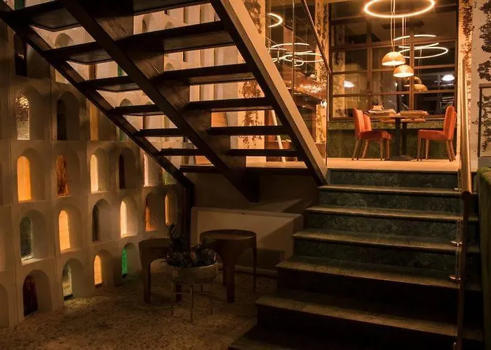 покрит 3* Lovetsj