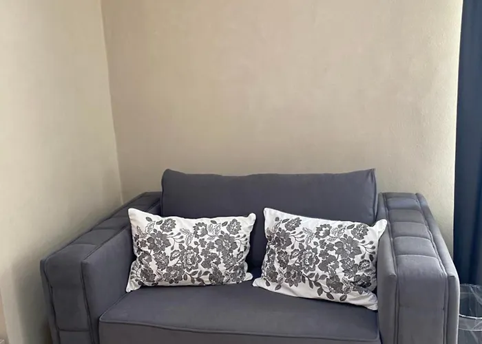 покрит Hotel Lovetsj